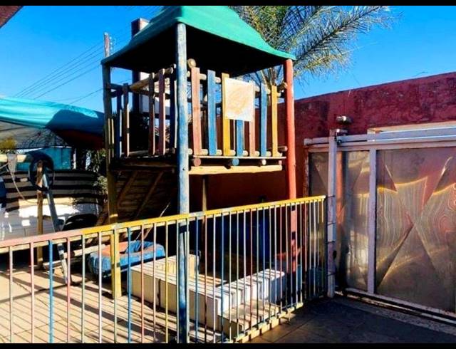 2 BEDROOM HOUSE FOR SALE IN TOEKOMSRUS